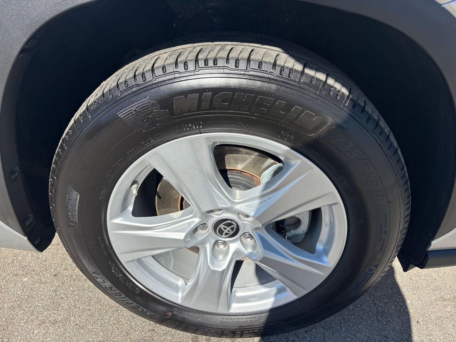 Used 2025 Toyota Highlander LE image 31