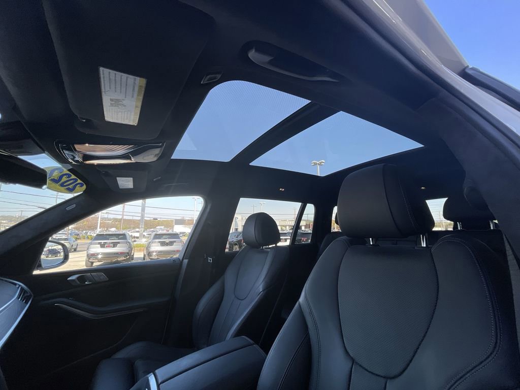 Used 2022 BMW X7 xDrive40i w/ M Sport Package image 19