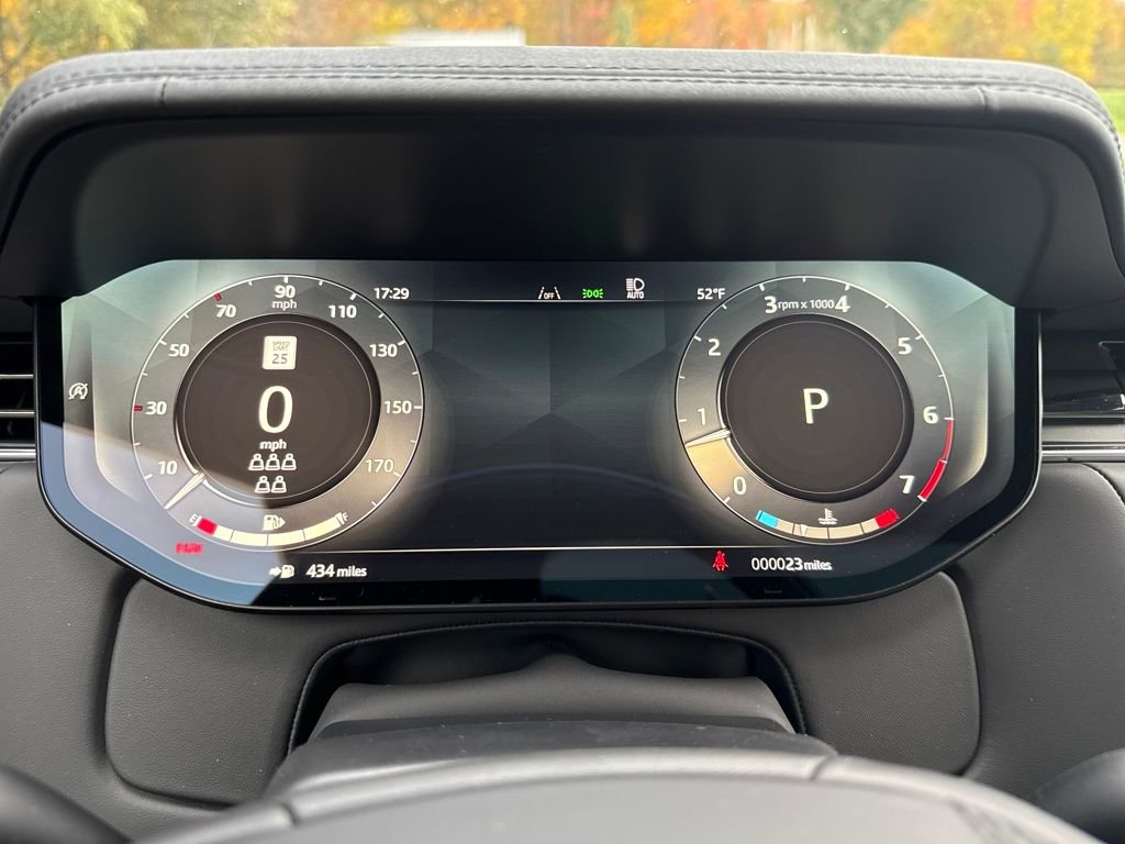 New 2025 Land Rover Range Rover Long Wheelbase SE image 22