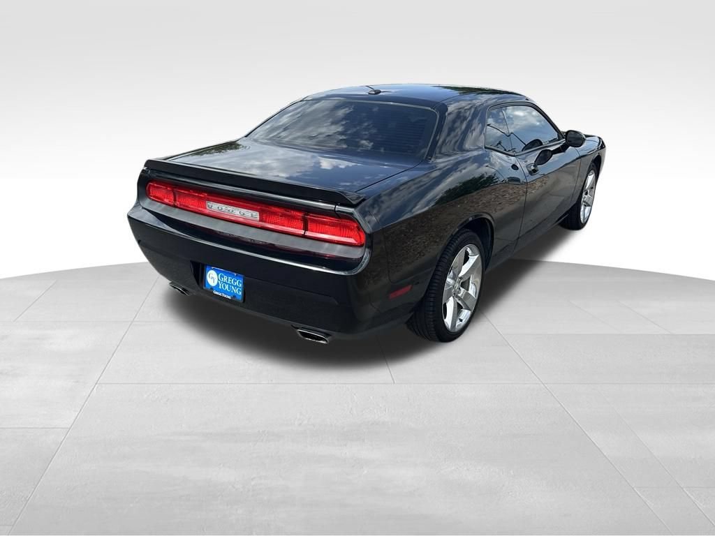 Used 2009 Dodge Challenger R/T w/ Sound Group RWD image 6
