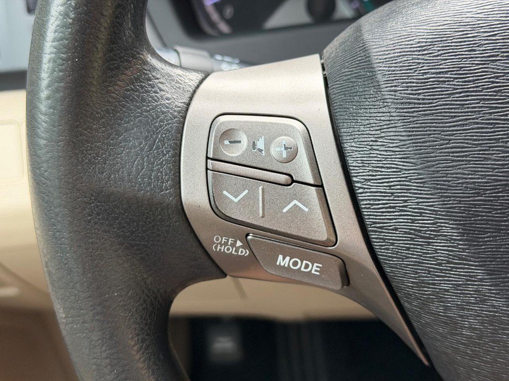 Used 2012 Toyota Venza LE FWD image 17