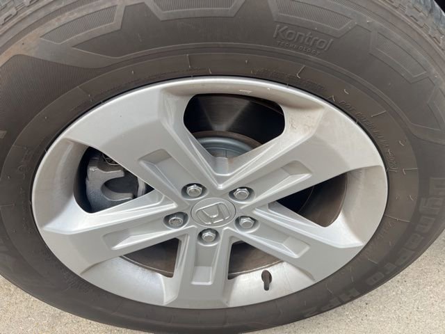 Used 2024 Honda Pilot LX image 9