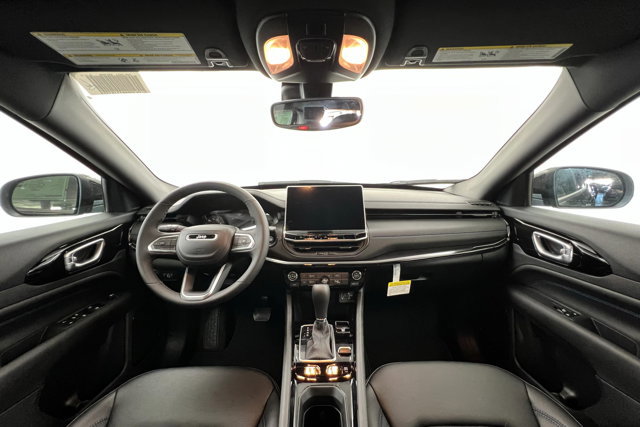 New 2026 Jeep Compass Latitude image 9