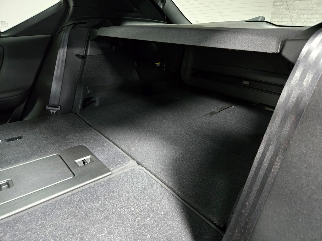 Used 2019 Volvo XC40 T5 Momentum image 40