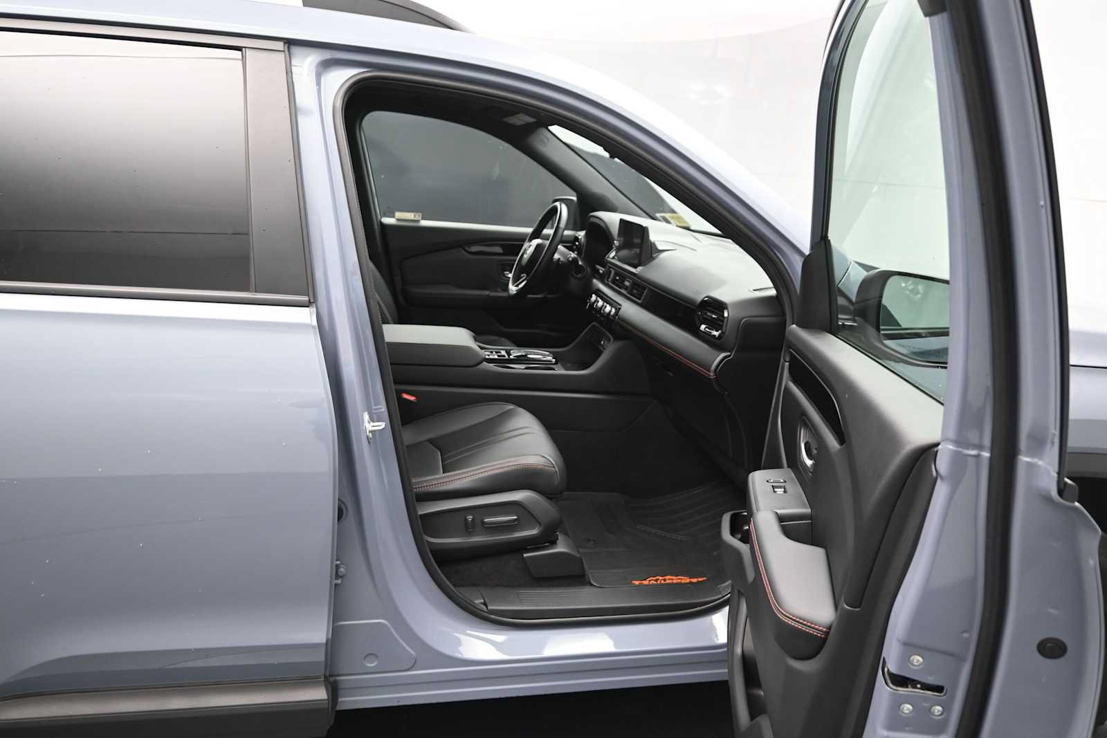 Used 2024 Honda Pilot TrailSport image 25