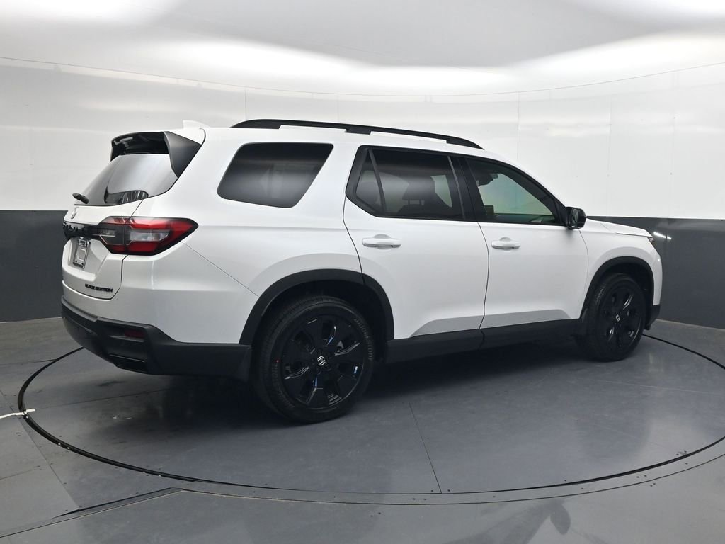 New 2026 Honda Pilot Black Edition image 3