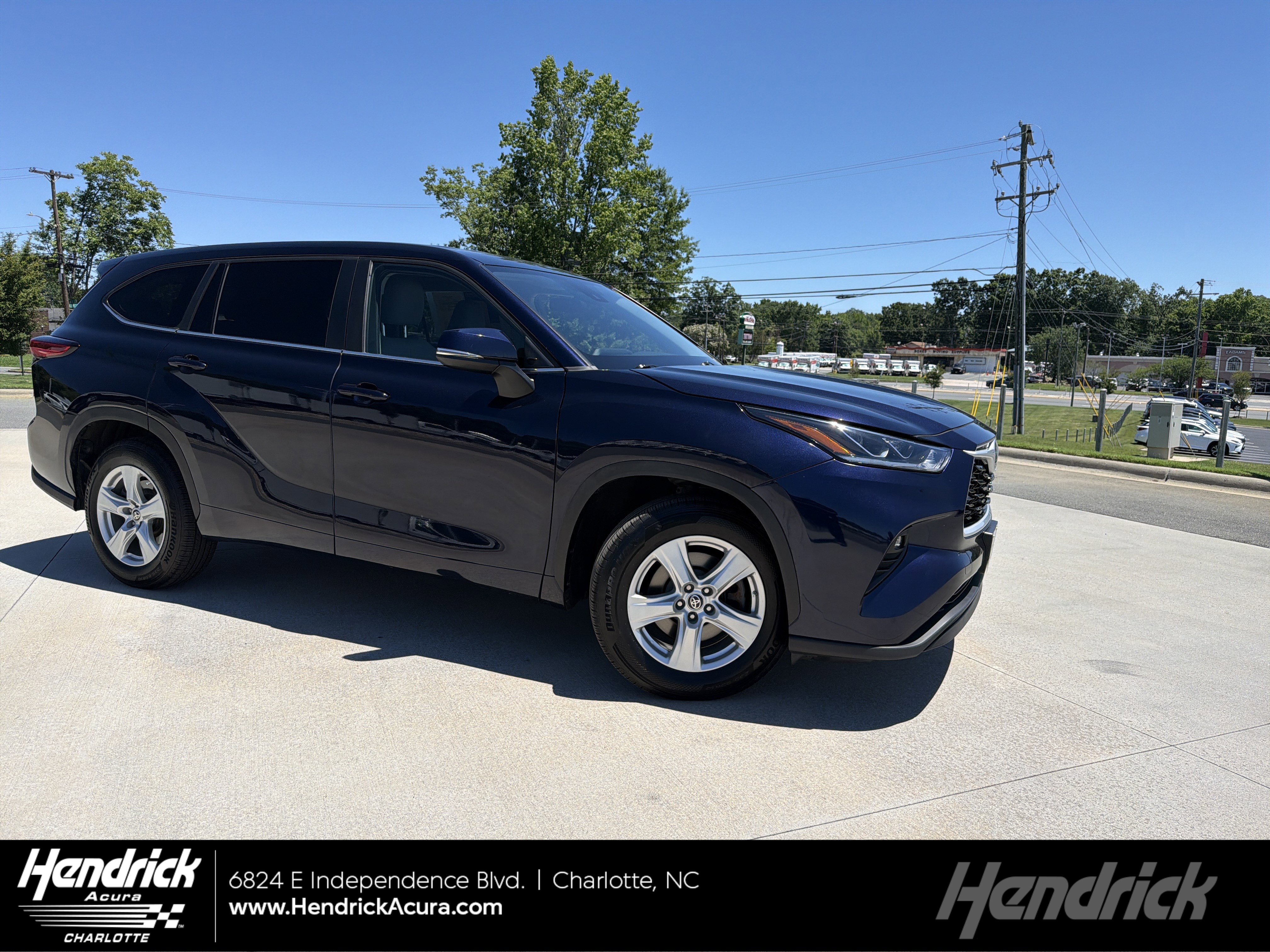 Used 2023 Toyota Highlander LE