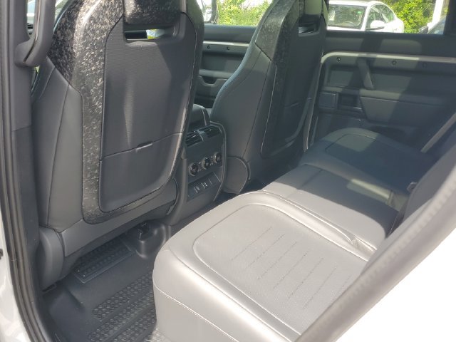 New 2026 Land Rover Defender 110 AWD/4WD image 9