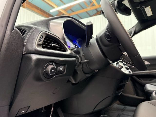 New 2026 Chrysler Pacifica Select FWD image 16