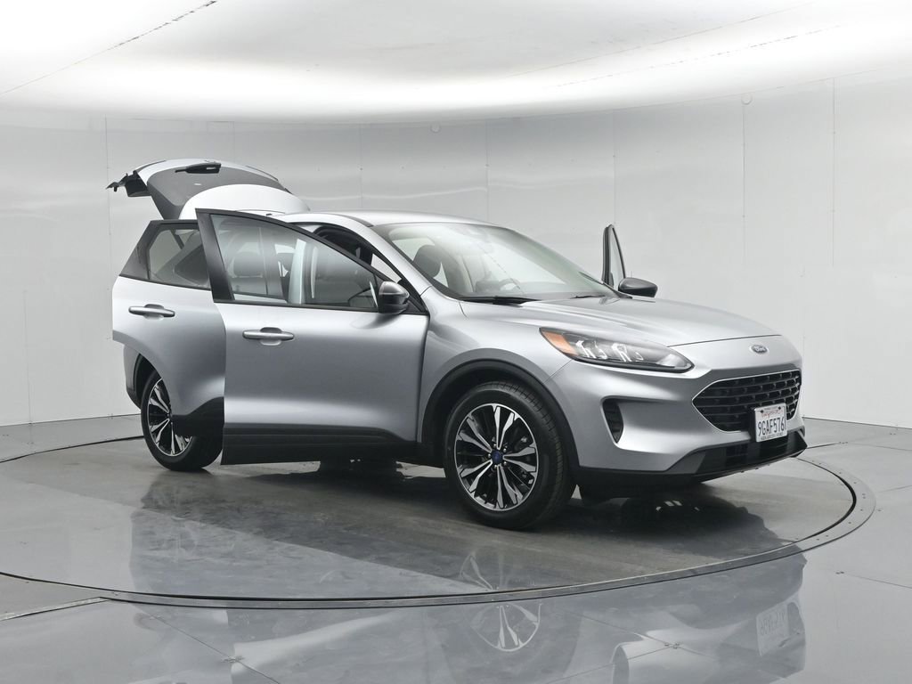 Certified 2022 Ford Escape SE w/ SE Sport Appearance Package image 32
