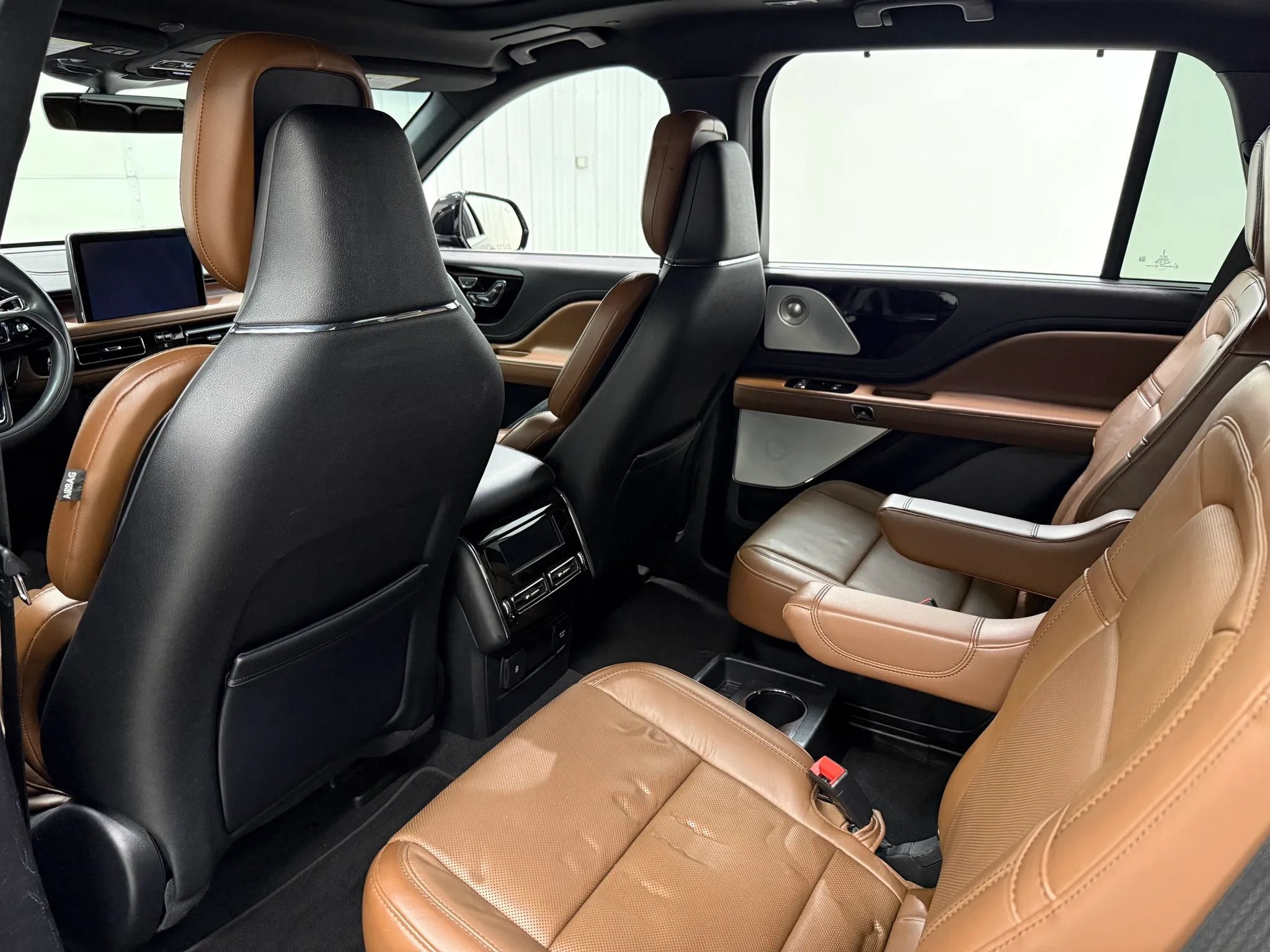 Used 2022 Lincoln Aviator Reserve w/ Equipment Group 201A AWD/4WD image 16