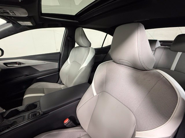 Used 2026 Toyota Camry SE w/ Multimedia Upgrade Package FWD image 15