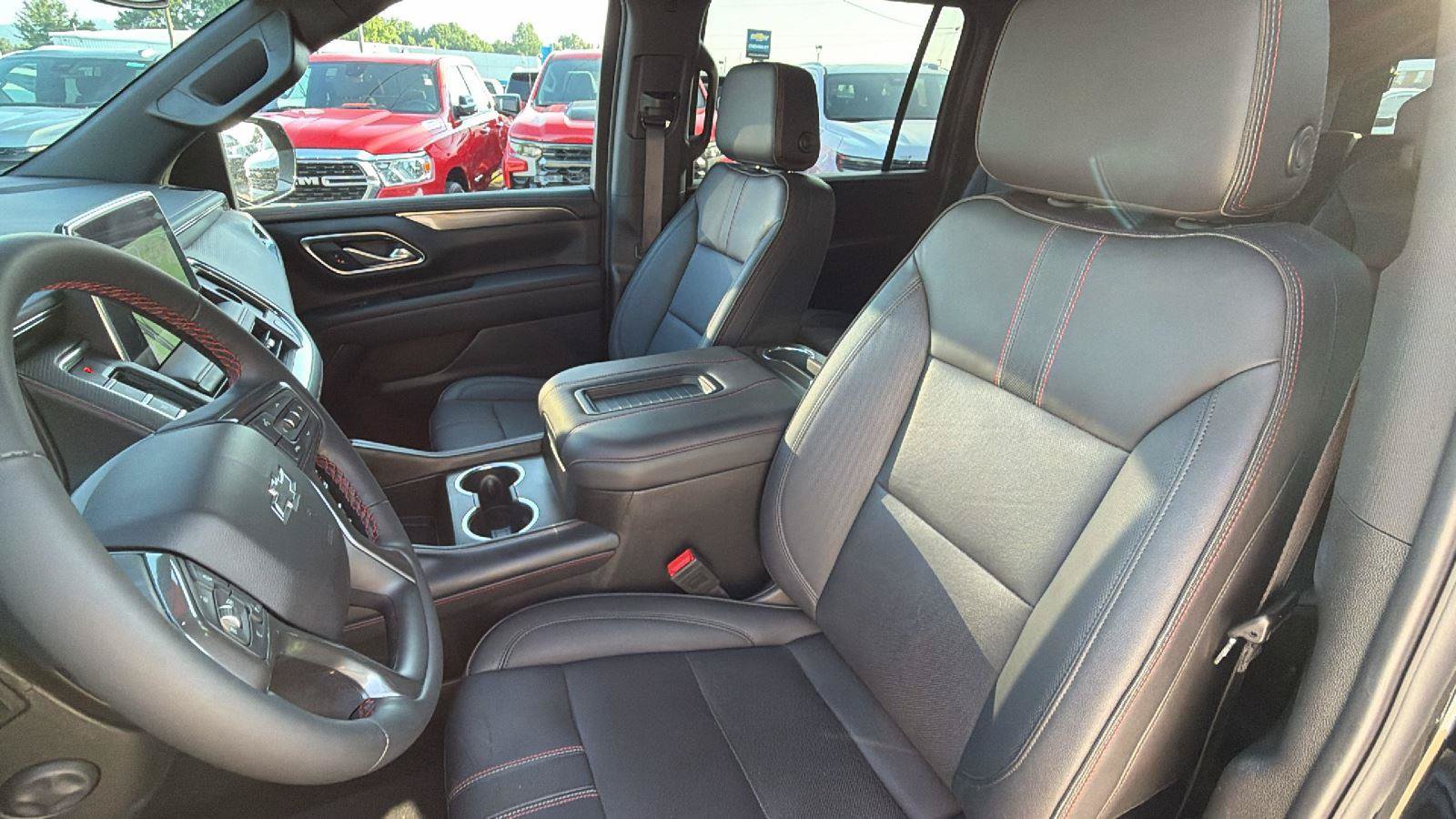 Used 2024 Chevrolet Suburban RST w/ Luxury Package AWD/4WD image 5