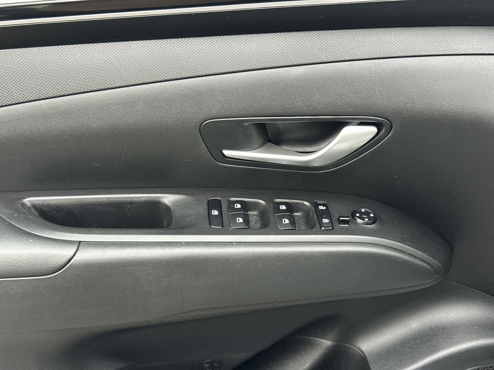 Used 2023 Hyundai Tucson SE FWD image 16