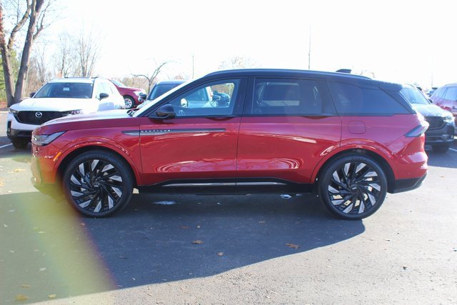 Certified 2024 Lincoln Nautilus Reserve w/ Equipment Group 202A image 9