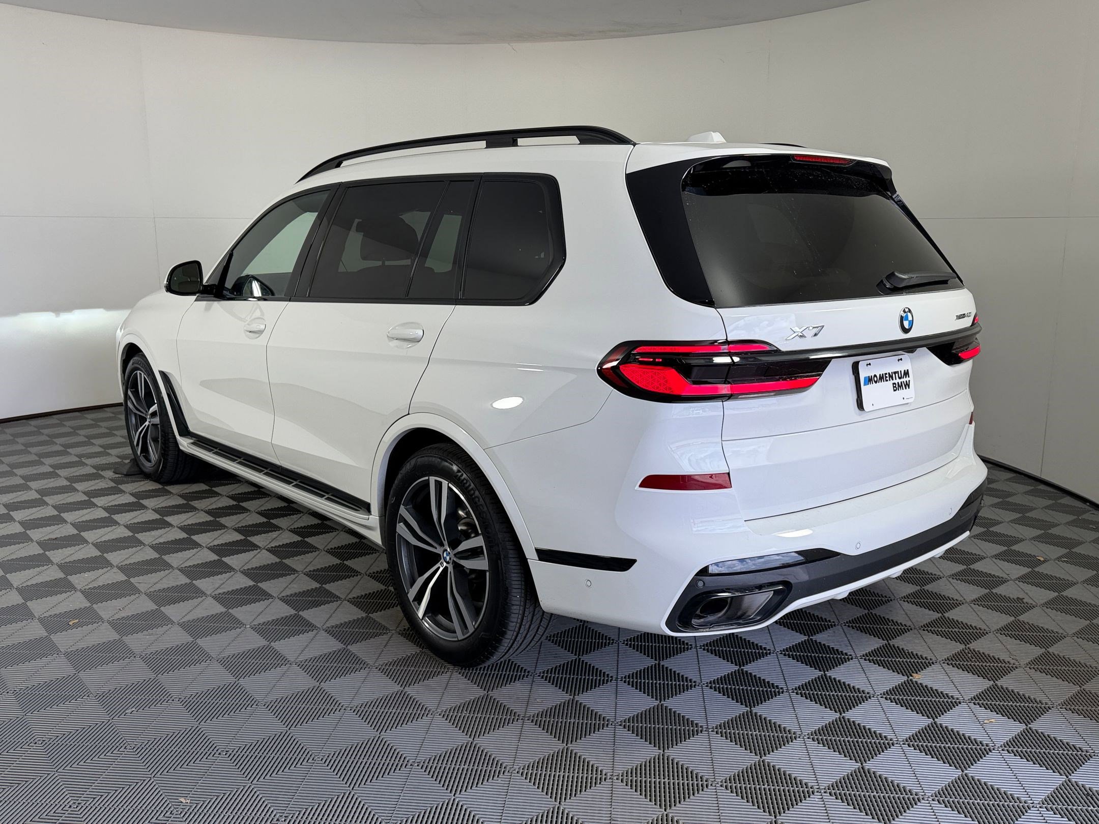 Used 2026 BMW X7 xDrive40i image 3