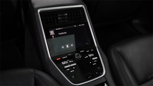 Used 2020 Porsche Panamera 4 image 15