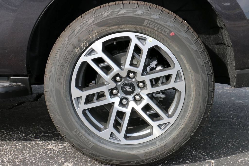 New 2025 Ford Expedition Active AWD/4WD image 8