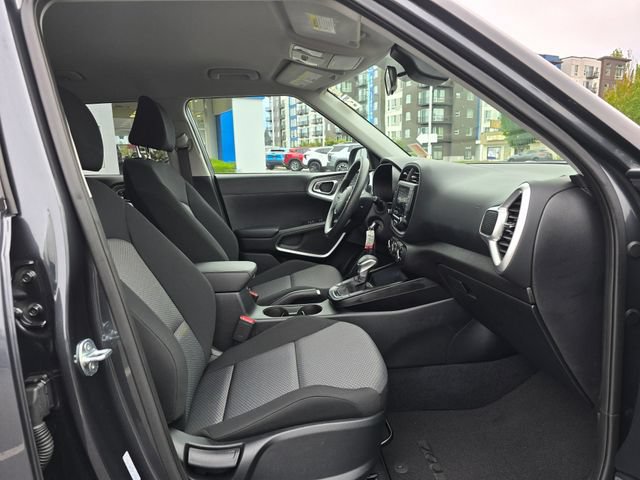 Certified 2025 Kia Soul LX w/ LX Technology Package FWD image 13