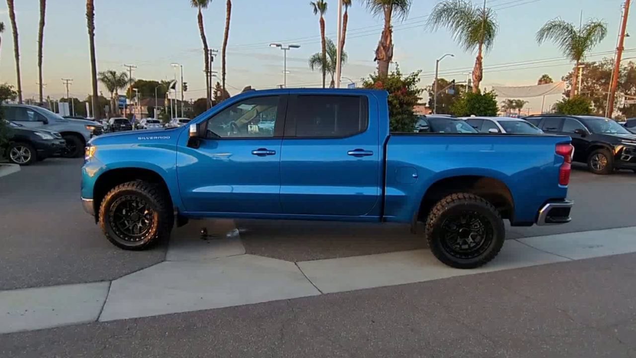 Used 2022 Chevrolet Silverado 1500 LT w/ Protection Package AWD/4WD image 5