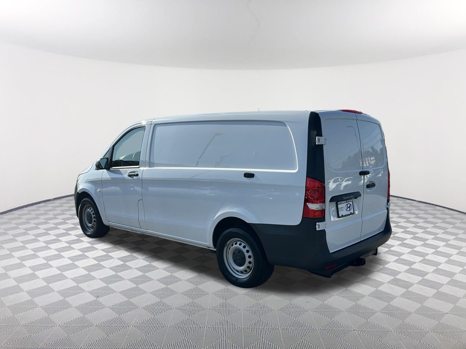 Used 2022 Mercedes-Benz Metris image 7
