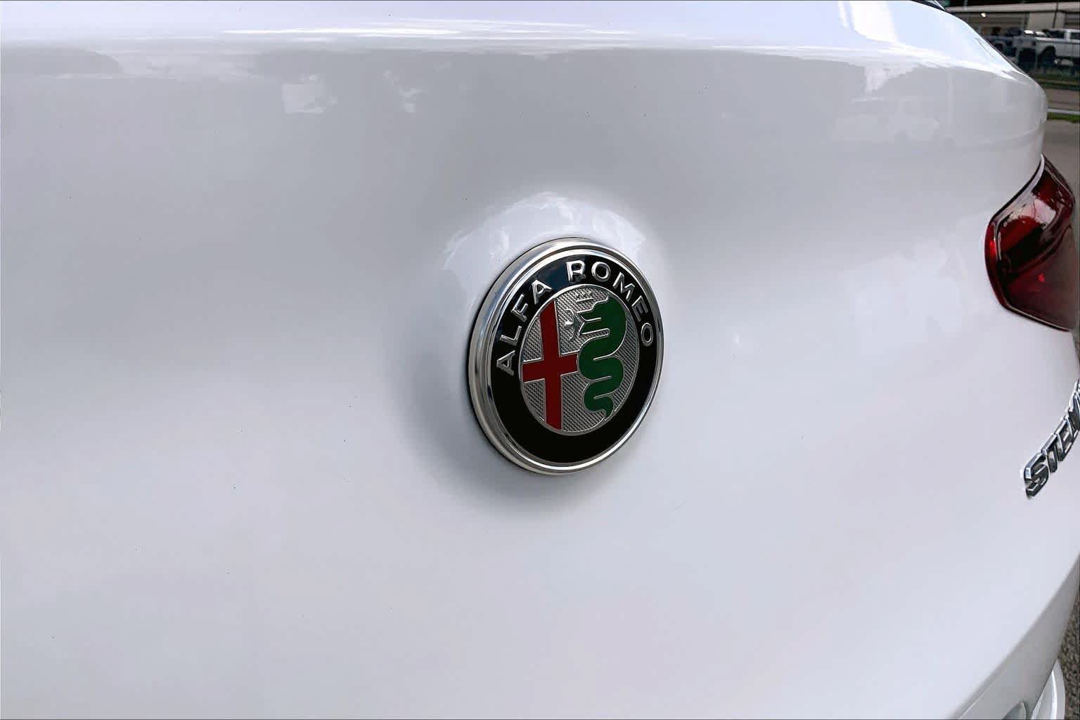 Used 2020 Alfa Romeo Stelvio RWD image 10