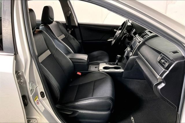 Used 2012 Toyota Camry SE image 7