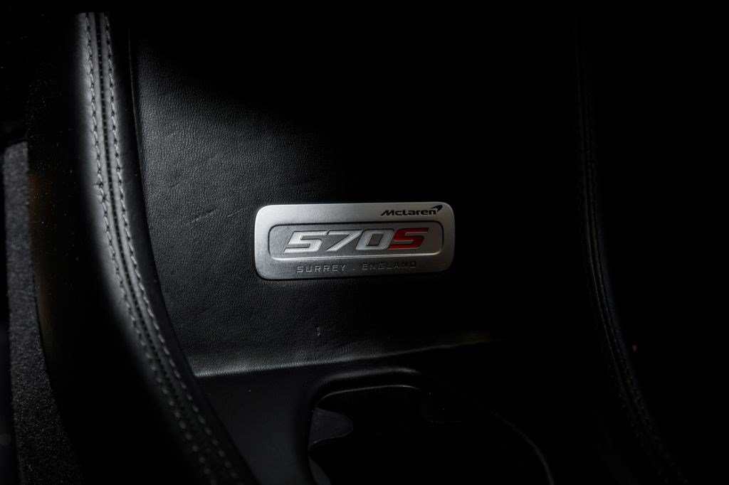 Used 2019 McLaren 570S Spider RWD image 18