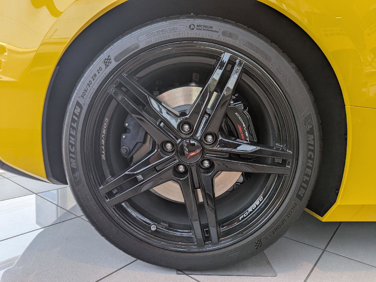 New 2026 Chevrolet Corvette Stingray Premium Conv w/ Z51 Performance Package RWD image 20