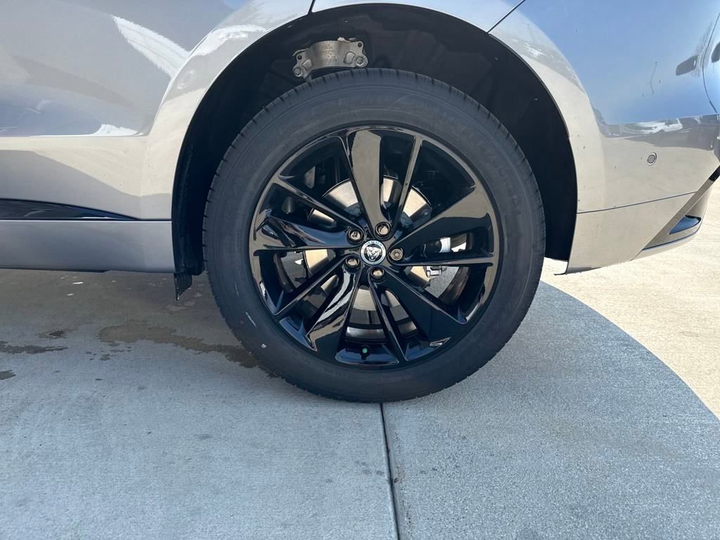 New 2026 Jaguar F-PACE R-Dynamic S image 25