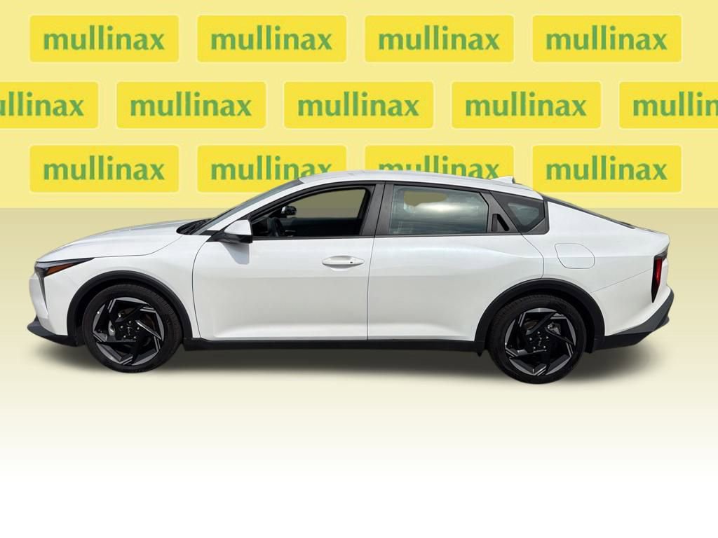 Used 2025 Kia K4 EX image 6