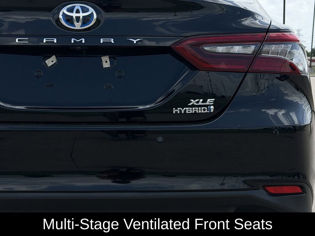 Used 2021 Toyota Camry XLE w/ Navigation Upgrade Package FWD image 9