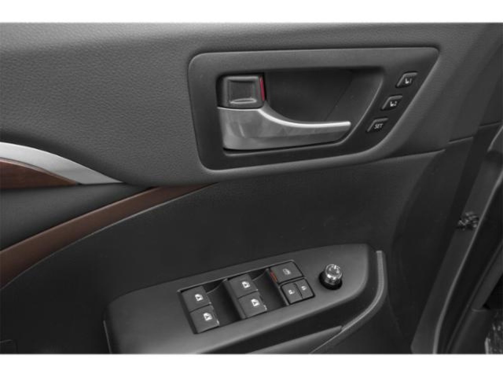 Used 2014 Toyota Highlander XLE image 14