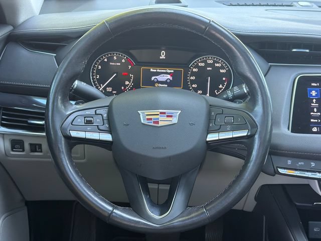 Used 2023 Cadillac XT4 Luxury w/ Cold Weather Package FWD image 24