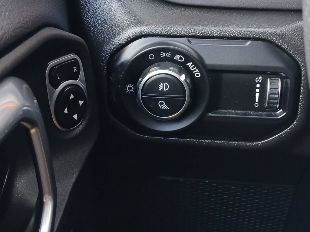 Used 2023 Jeep Gladiator Mojave w/ LED Lighting Group AWD/4WD image 12