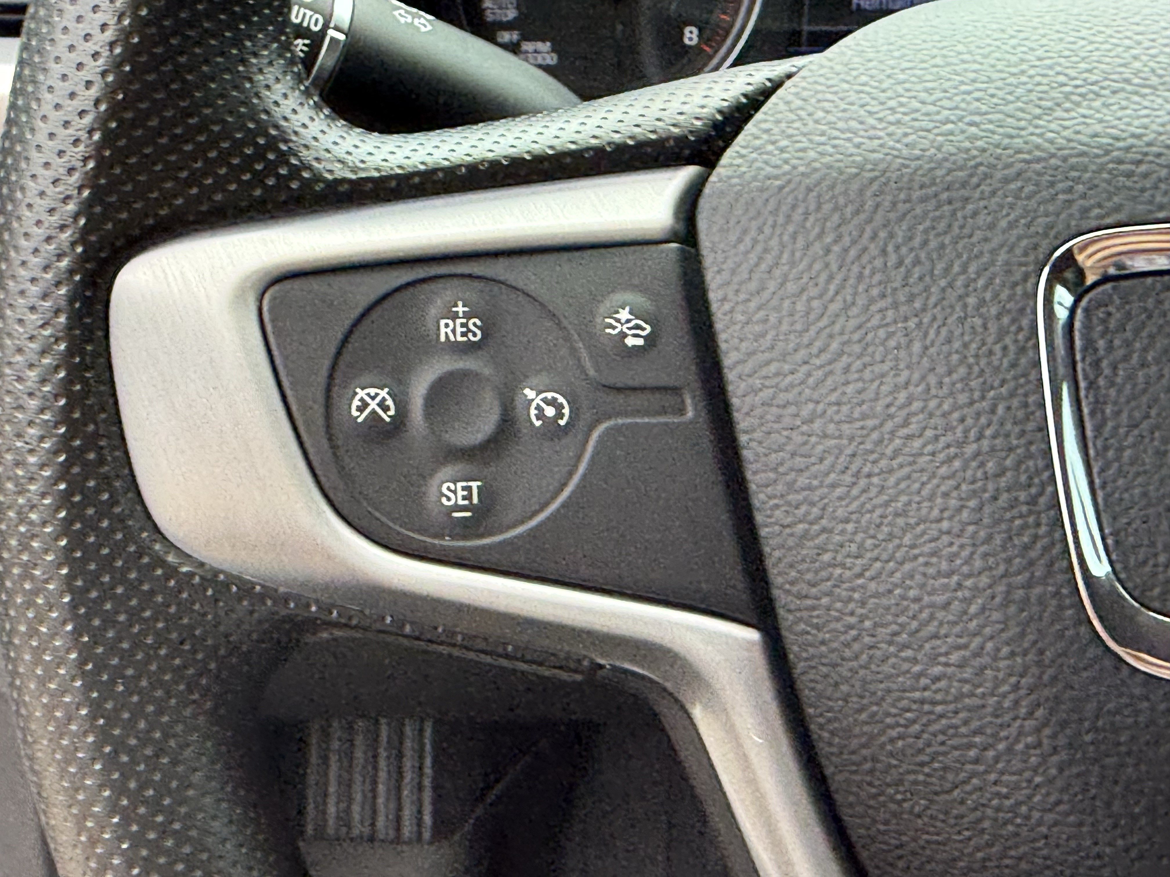 Used 2023 GMC Acadia SLE w/ Elevation Edition FWD image 16