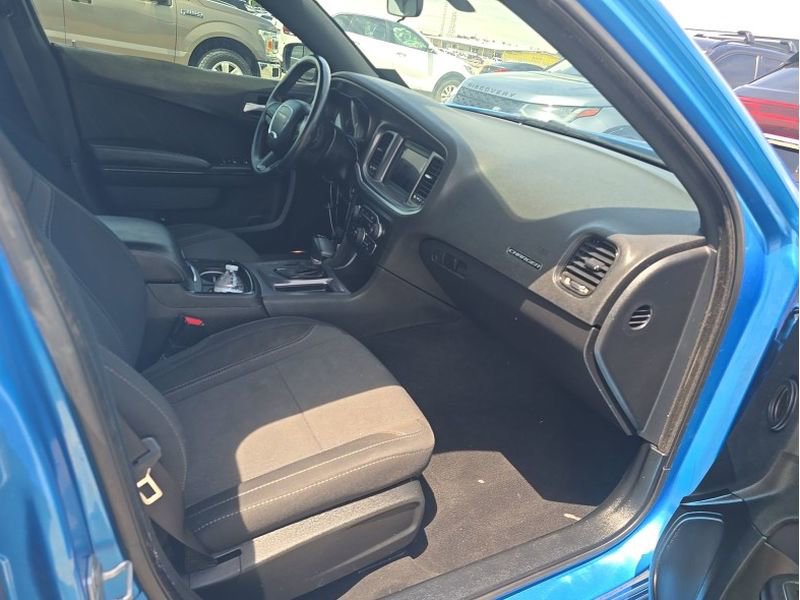 Used 2019 Dodge Charger SXT w/ Blacktop Package RWD image 17