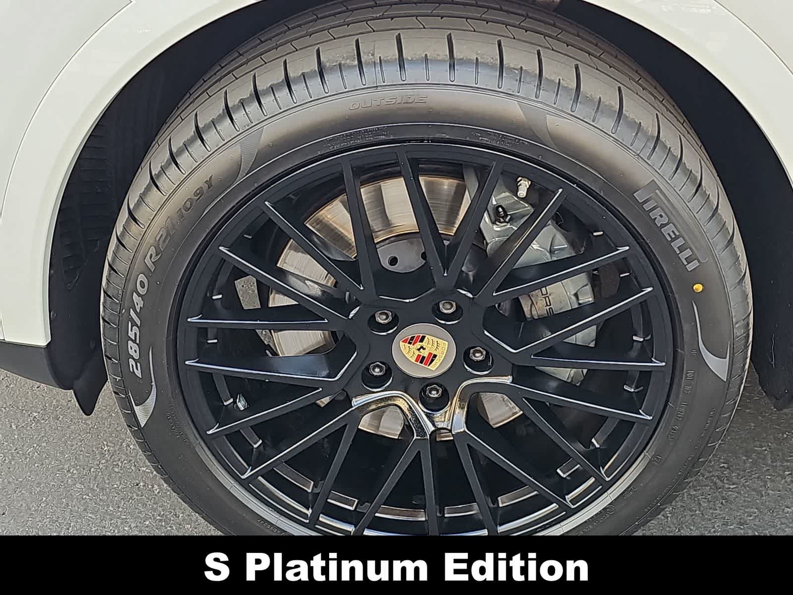 Used 2023 Porsche Cayenne S Platinum w/ Premium Package Plus AWD/4WD image 12