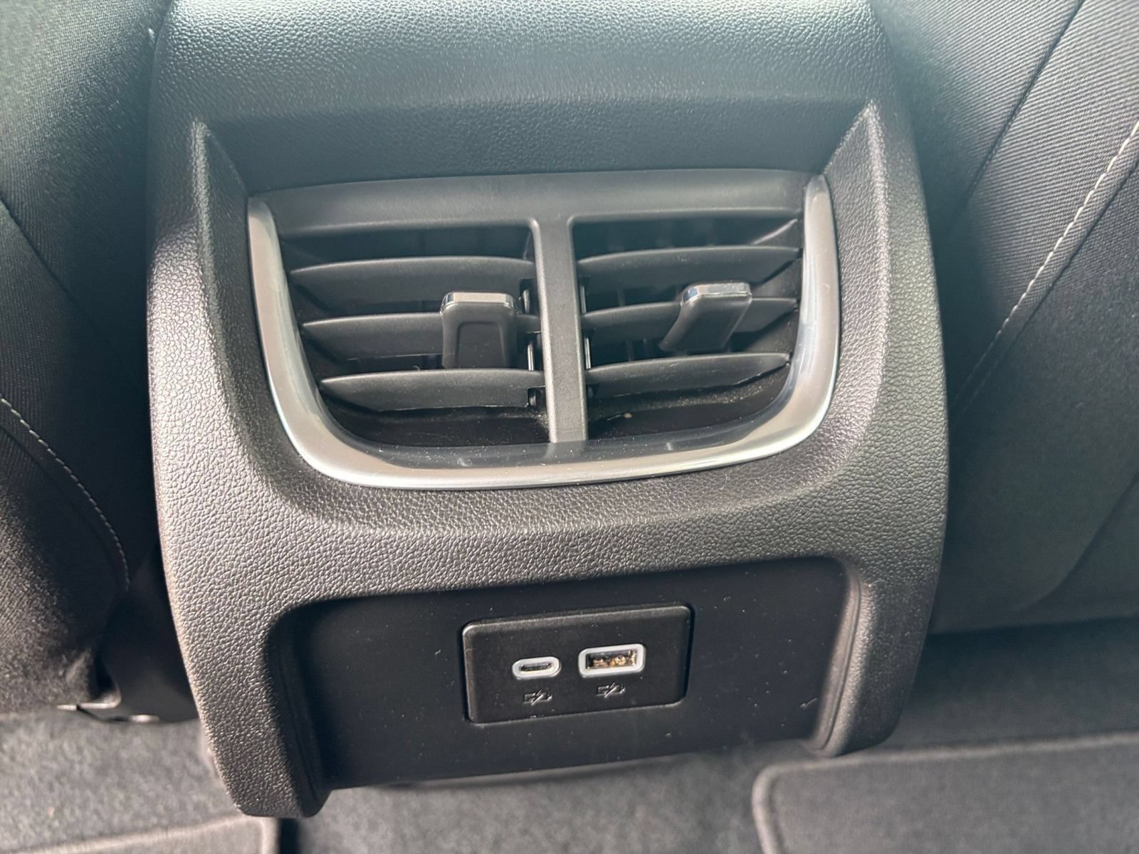 Used 2025 Chevrolet Blazer LT FWD image 24