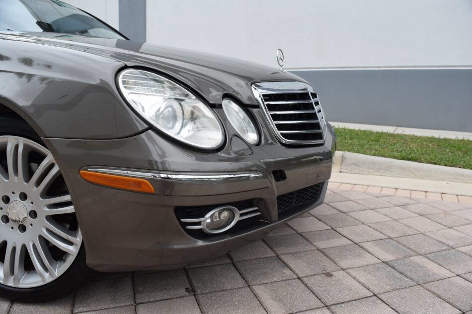 Used 2008 Mercedes-Benz E 350 4MATIC Sedan image 16