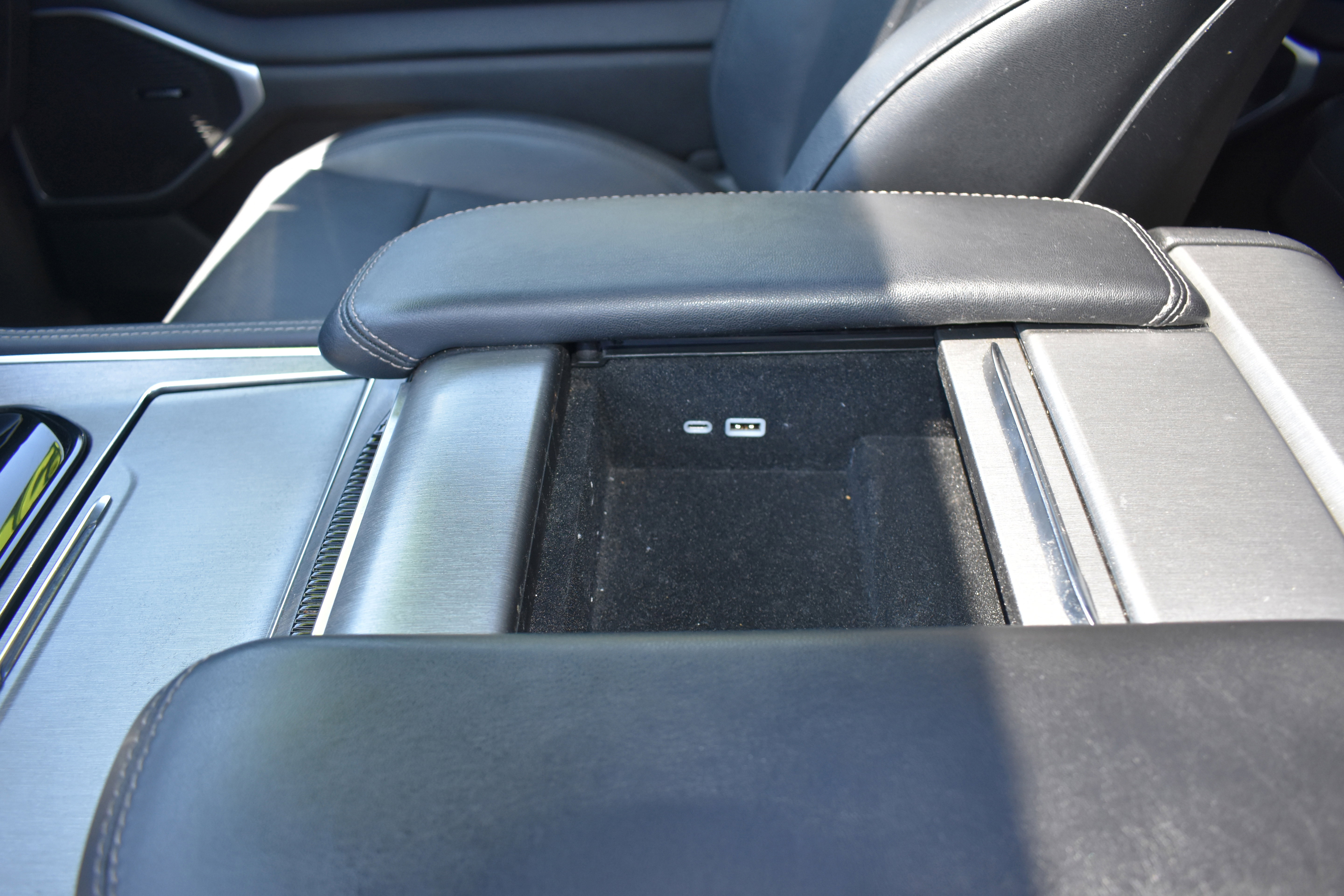 Used 2024 Jeep Wagoneer Series II AWD/4WD image 23