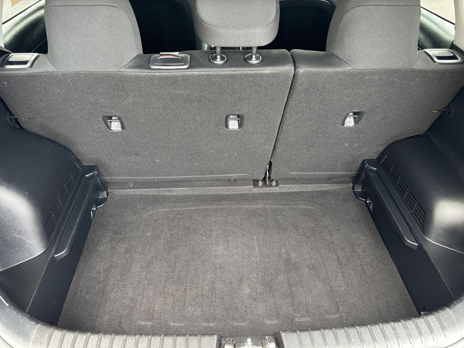 Used 2025 Kia Soul LX w/ LX Technology Package FWD image 21