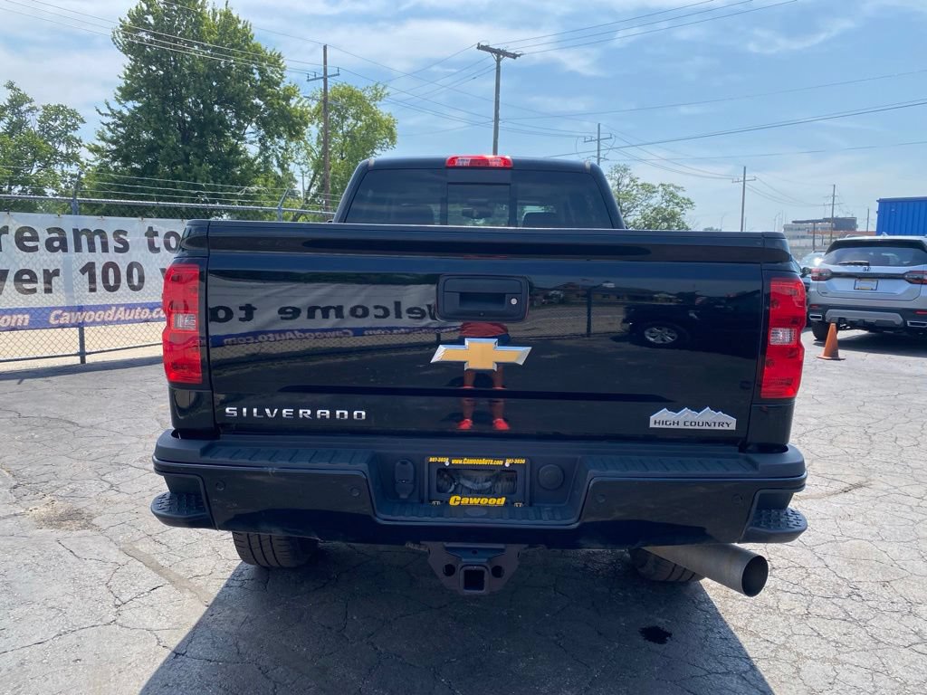 Used 2016 Chevrolet Silverado 2500 High Country w/ High Country Premium Package AWD/4WD image 3