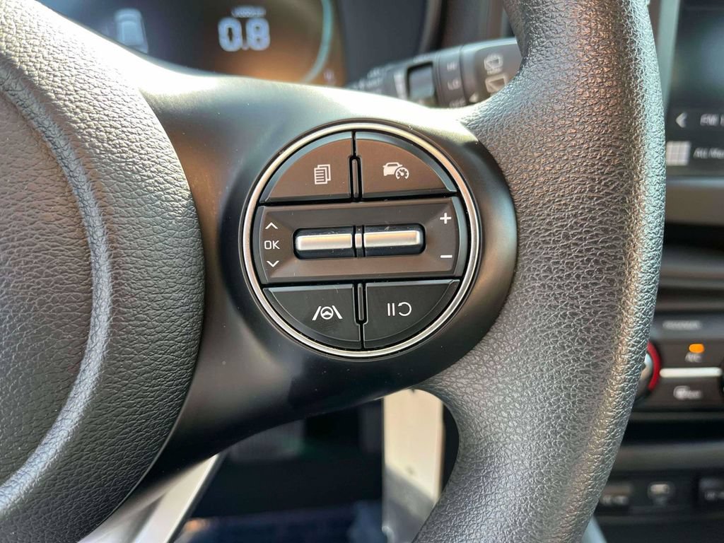 Used 2025 Kia Soul LX w/ LX Technology Package FWD image 18