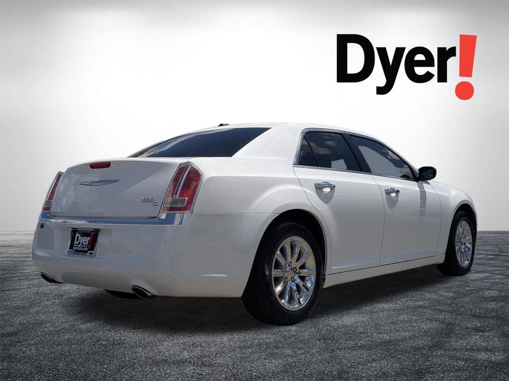 Used 2014 Chrysler 300 C RWD image 6