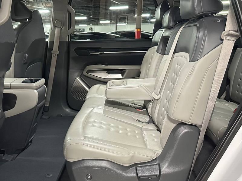 Used 2025 Kia EV9 Wind image 24
