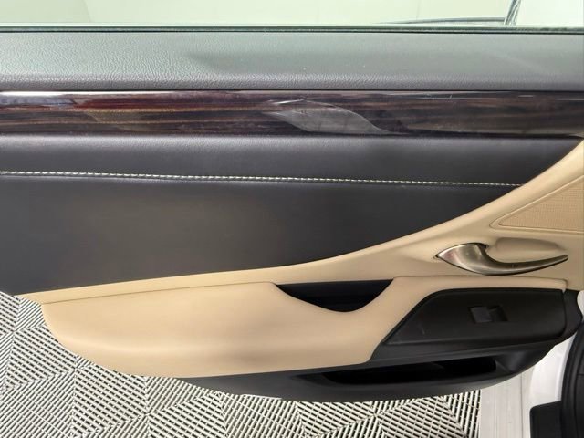 Used 2020 Lexus ES 350 w/ Premium Package FWD image 37