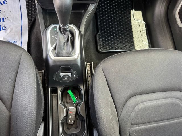 Used 2019 Jeep Renegade Latitude w/ Cold Weather Group AWD/4WD image 22