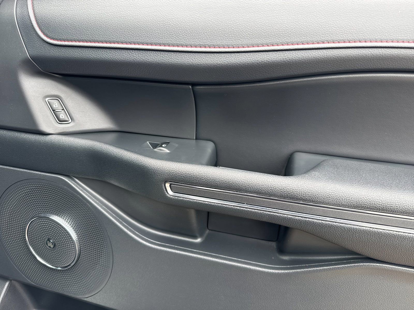 Used 2023 Ford Expedition Max Limited image 22