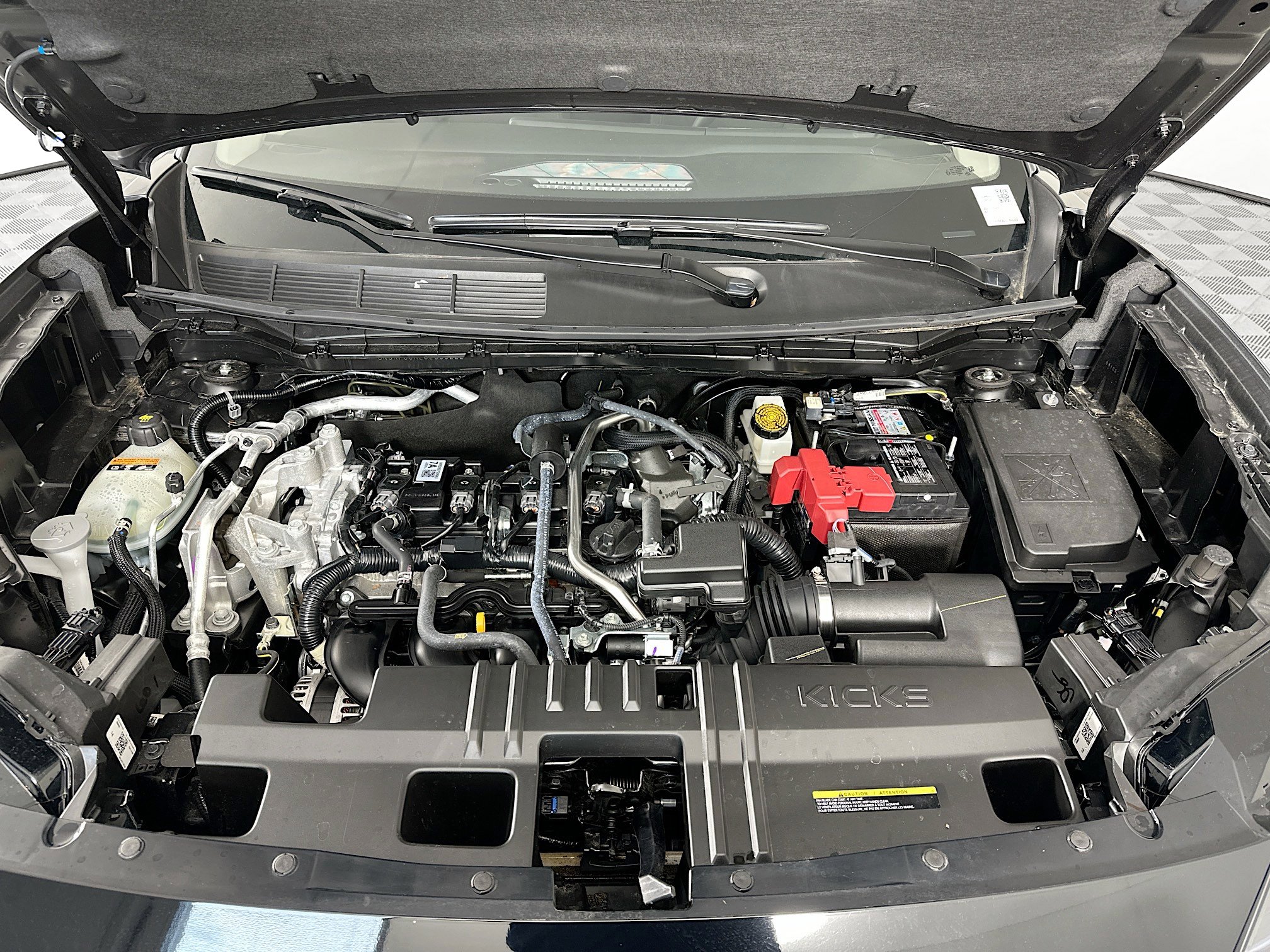 Used 2025 Nissan Kicks SV image 31